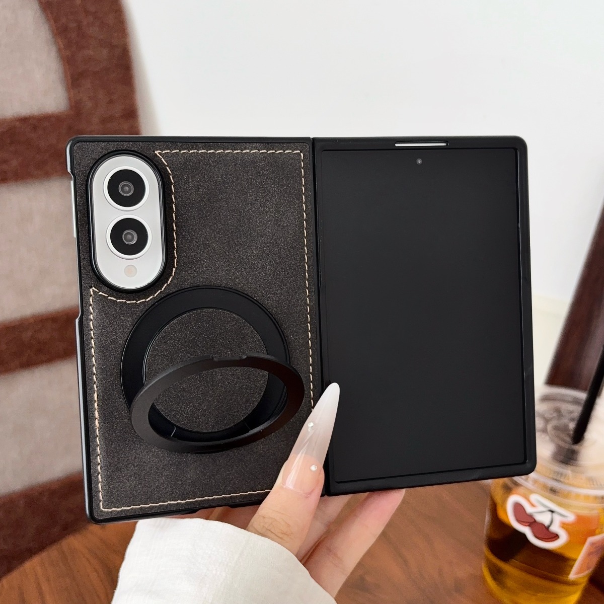 Funda de Piel de Oveja de Lujo - Magnetic Charging Stand reseña y precio
